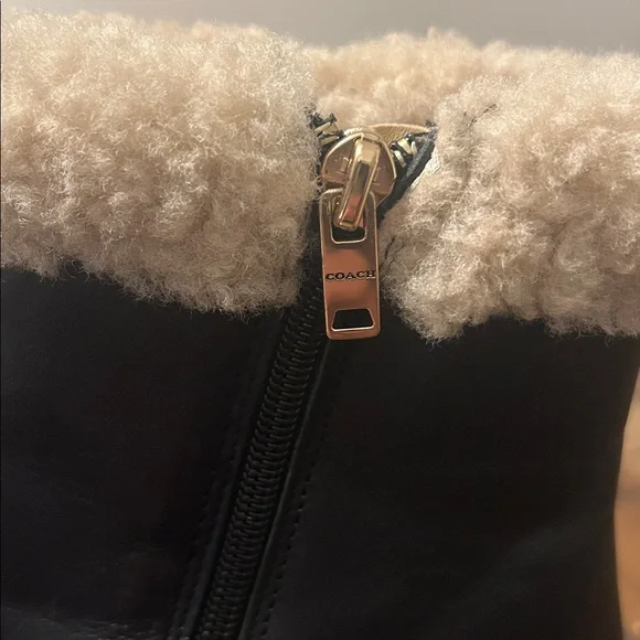 Coach Jane Black Leather Shearling Trim Ankle Booties Lug Sole Side Zip size 7.5 - Picture 4 of 12